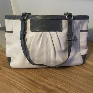 Coach Women's Bag in Cream and Gray